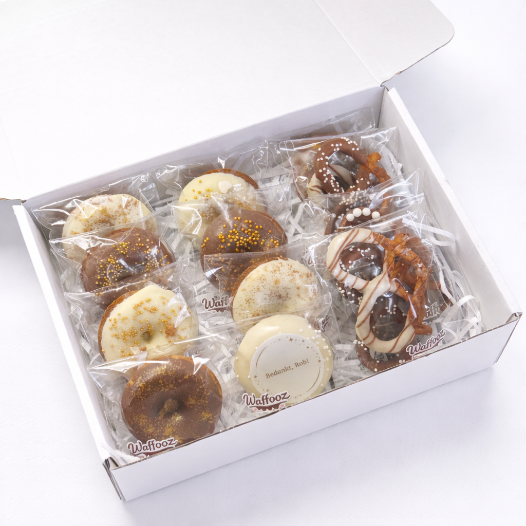 verzendbox met heerlijke waffooz rings en pretzels als treatbox per post met echte belgische chocolade.